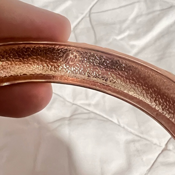 JU LONG XING SEA TURTLES HINGED
CLAMPER bracelet - Picture 5 of 5